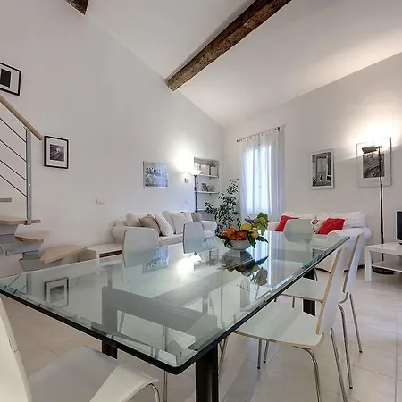 Apartman Anticafirenze *